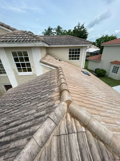 Clean tile roof ridge